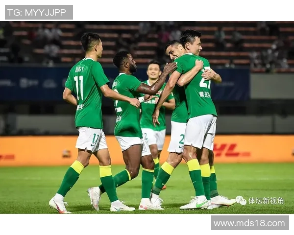 广州足球队以53分领跑大师赛积分榜展现强劲实力