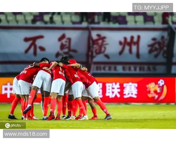 广州足球队的荣耀之路与奋斗精神全景回顾